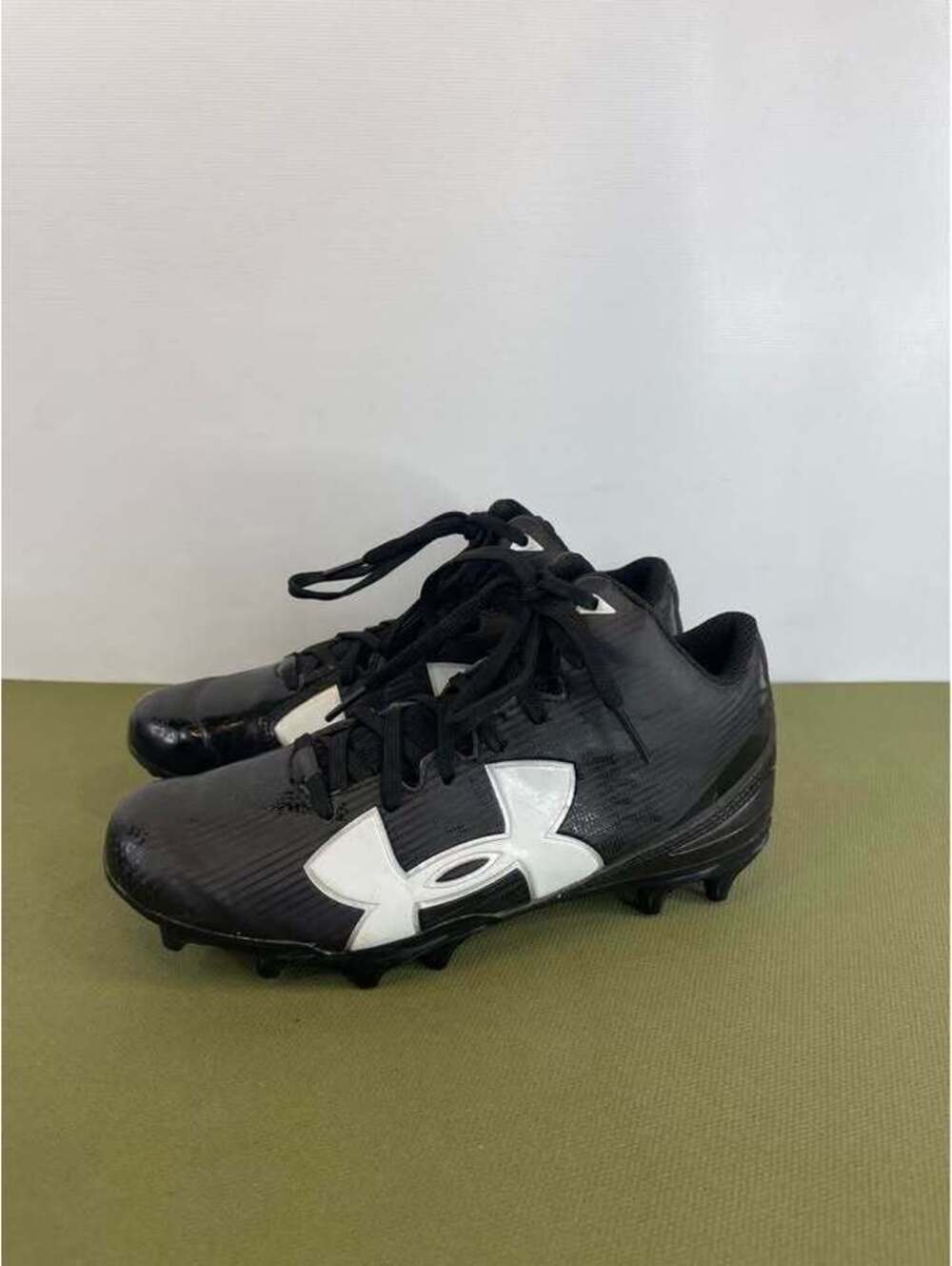 Under Armour Youth Team Hammer Mid RM Football Cleats Black White Size 4Y